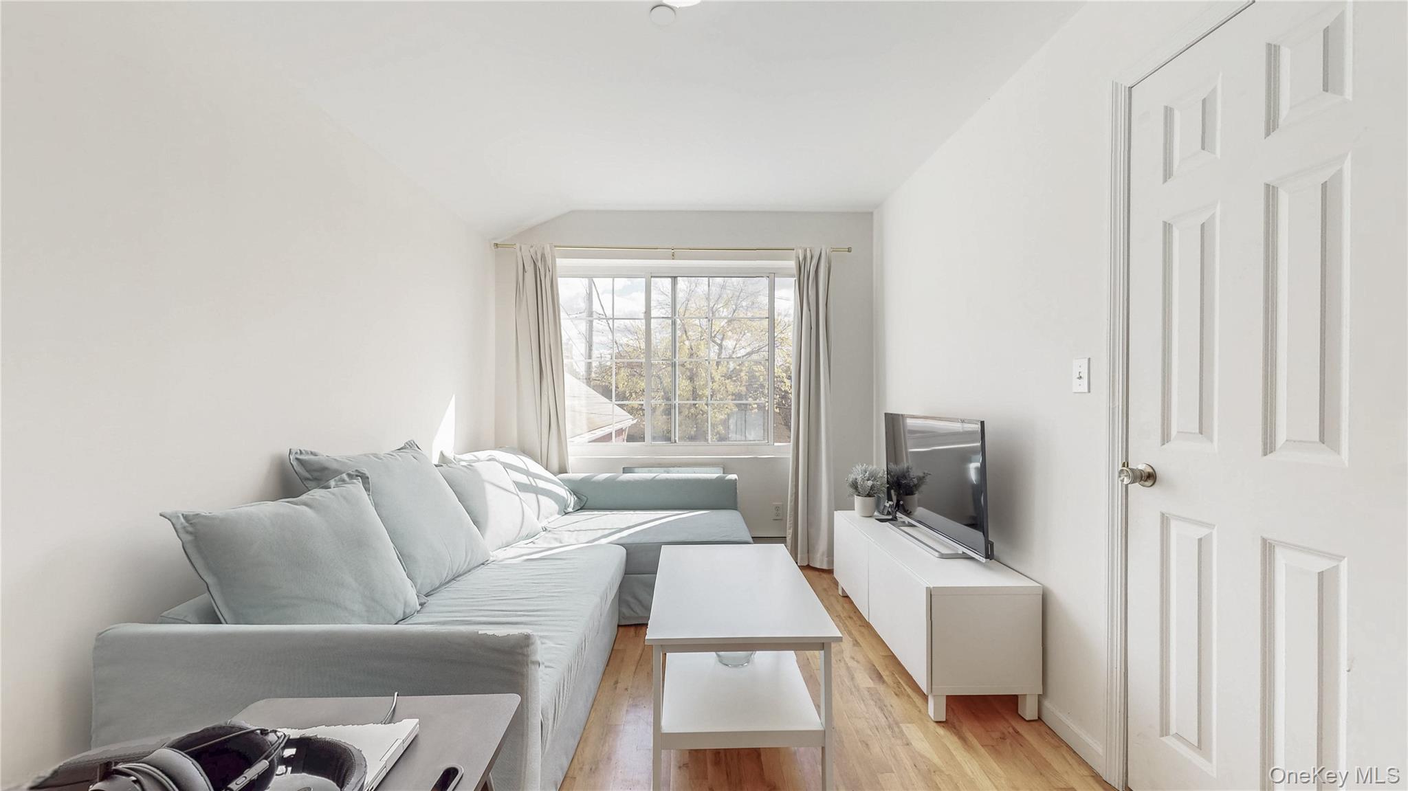 #12 photo, 150-55 14th Road, Whitestone , NY 11357