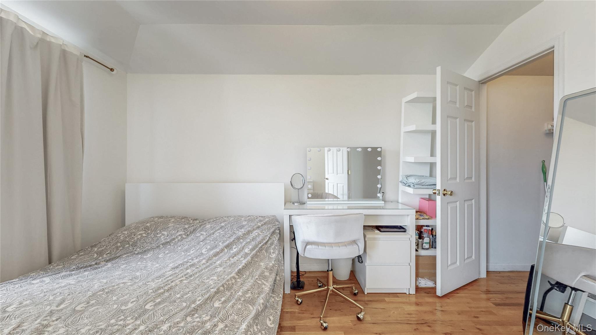 #19 photo, 150-55 14th Road, Whitestone , NY 11357