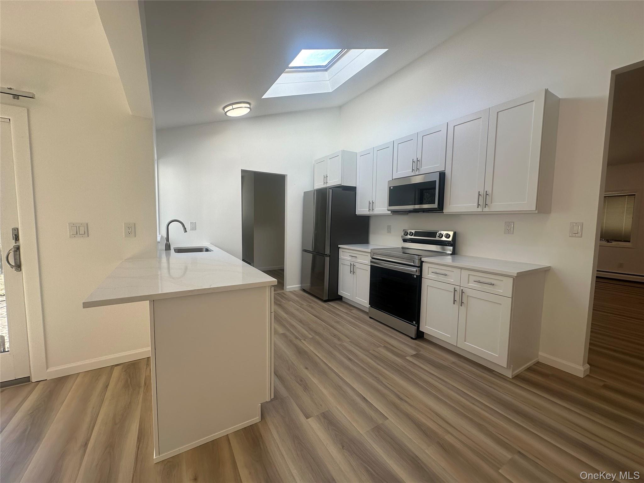 #16 photo, 23 Old Selden Stage Rd, サフォーク郡 Selden , NY 11784