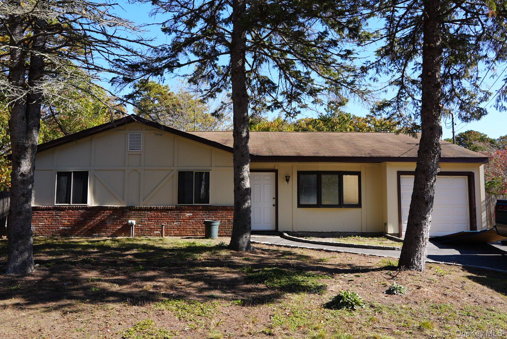 #2 photo, 23 Old Selden Stage Rd, サフォーク郡 Selden , NY 11784