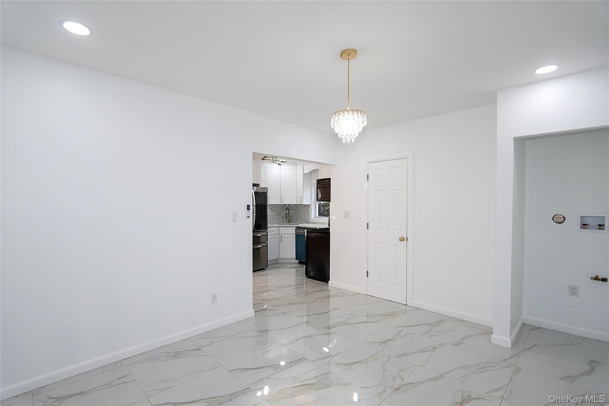 #14 photo, 115 N Corona Avenue, ナッソー郡 Valley Stream , NY 11580