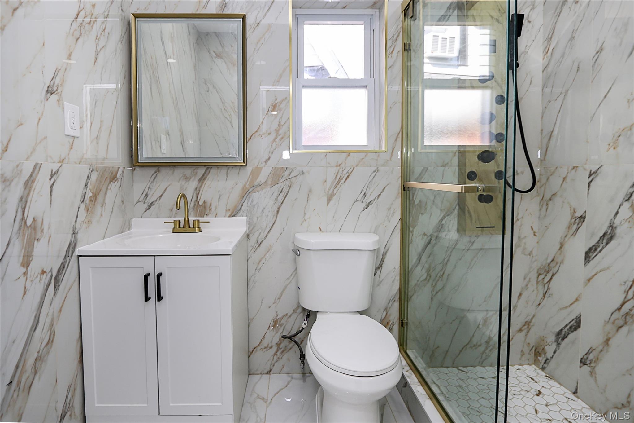 #15 photo, 115 N Corona Avenue, ナッソー郡 Valley Stream , NY 11580