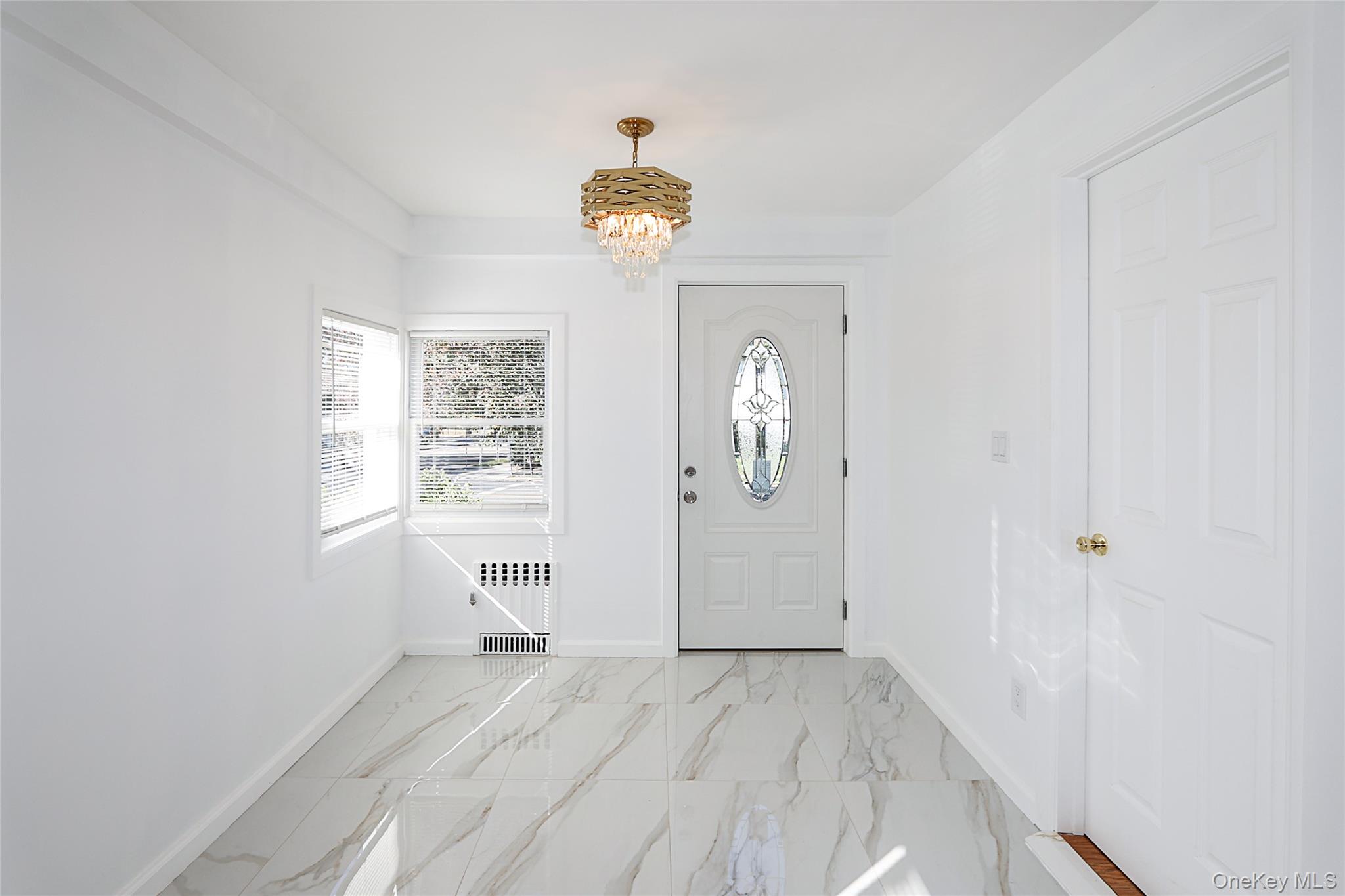 #5 photo, 115 N Corona Avenue, ナッソー郡 Valley Stream , NY 11580