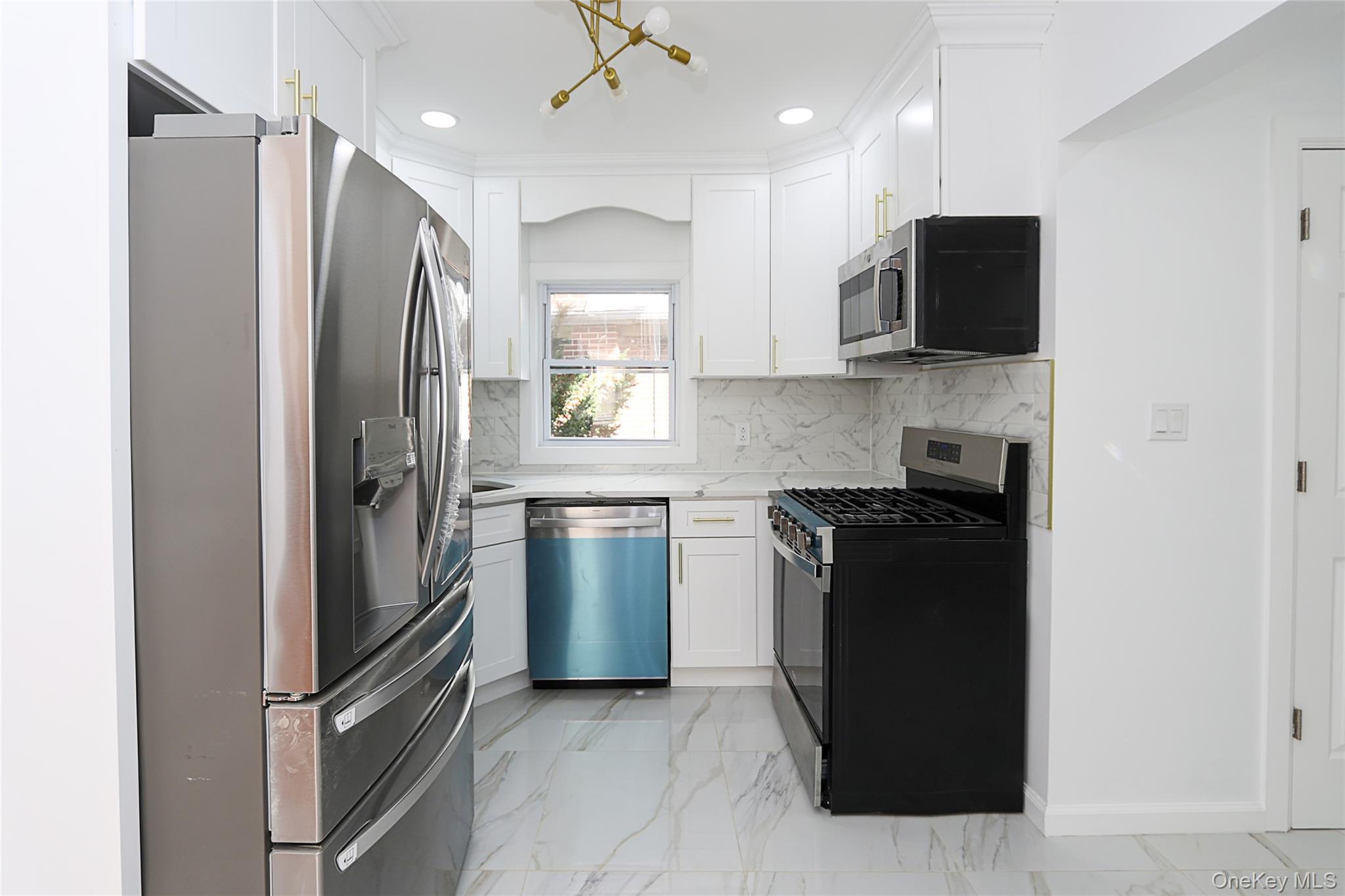 #9 photo, 115 N Corona Avenue, ナッソー郡 Valley Stream , NY 11580