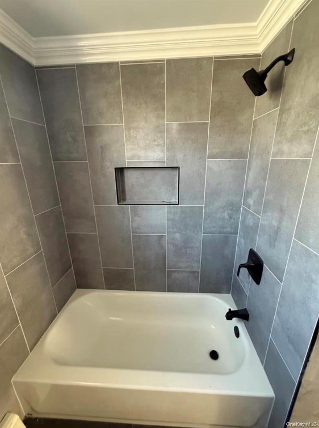 #6 photo, 184 E Fulton Avenue, ナッソー郡 Roosevelt , NY 11575