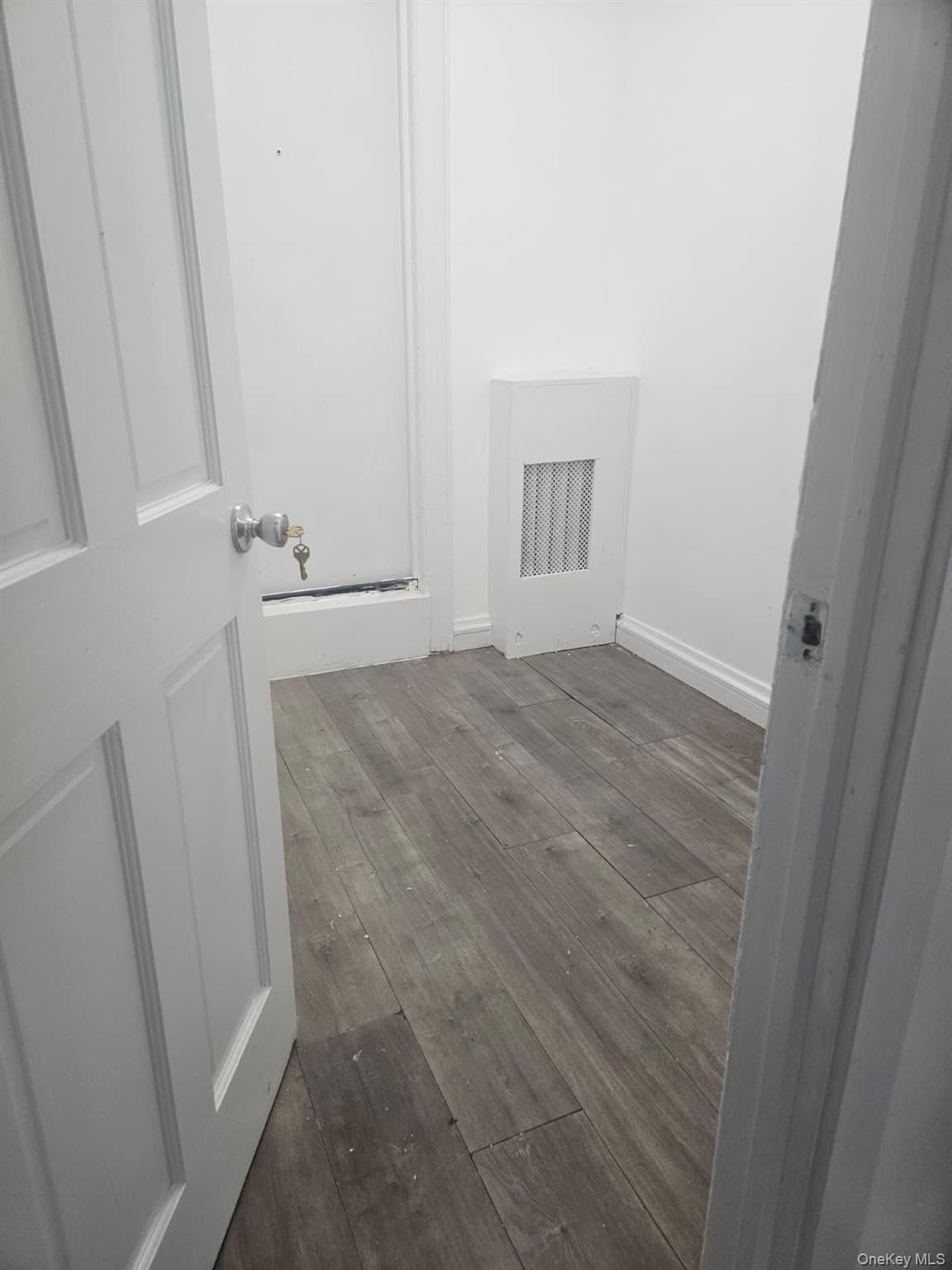 #6 photo, 10519 34th Avenue, クイーンズ区 Corona , NY 11368