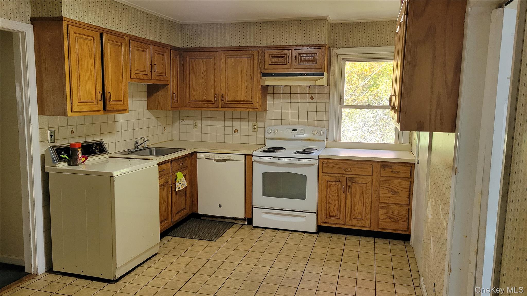 #3 photo, 2 Stephens Lane, Valhalla , NY 10595