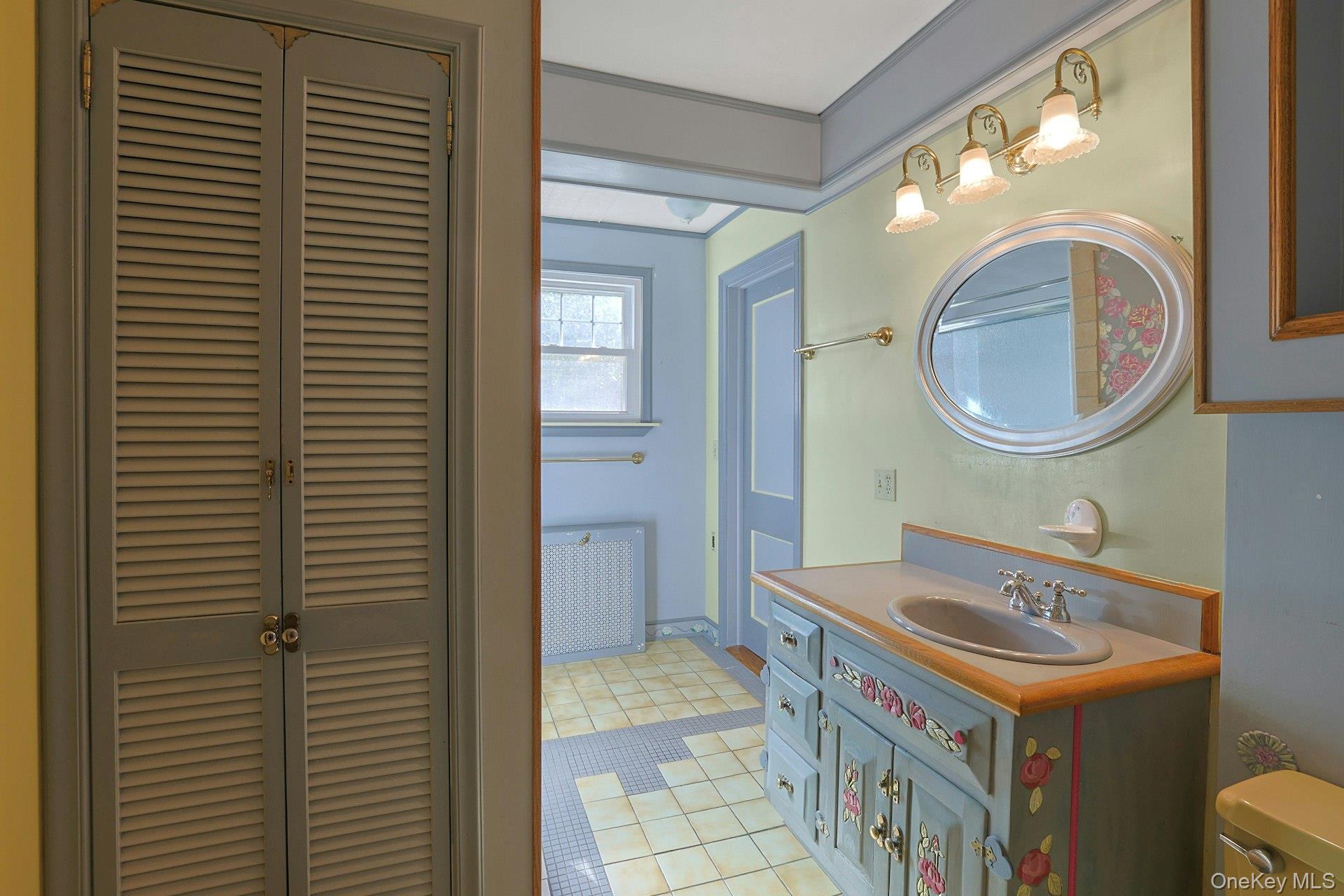 #18 photo, 151 Benedict Avenue, Thornwood , NY 10594