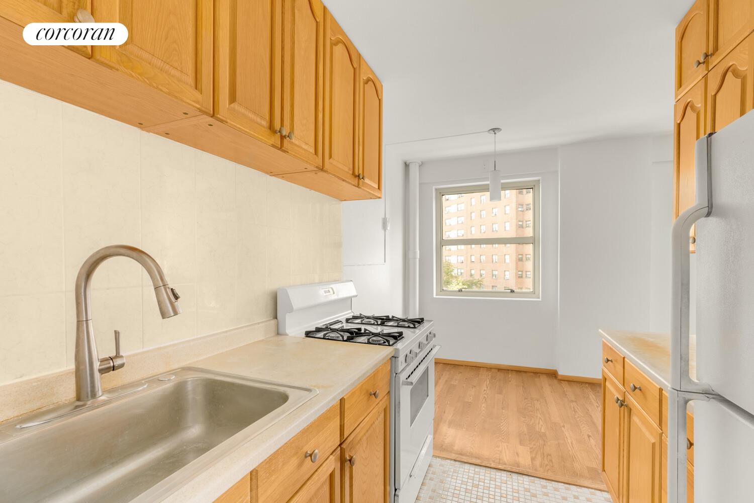 #11 photo, 100 LA SALLE Street, マンハッタン Morningside Heights , NY 10027