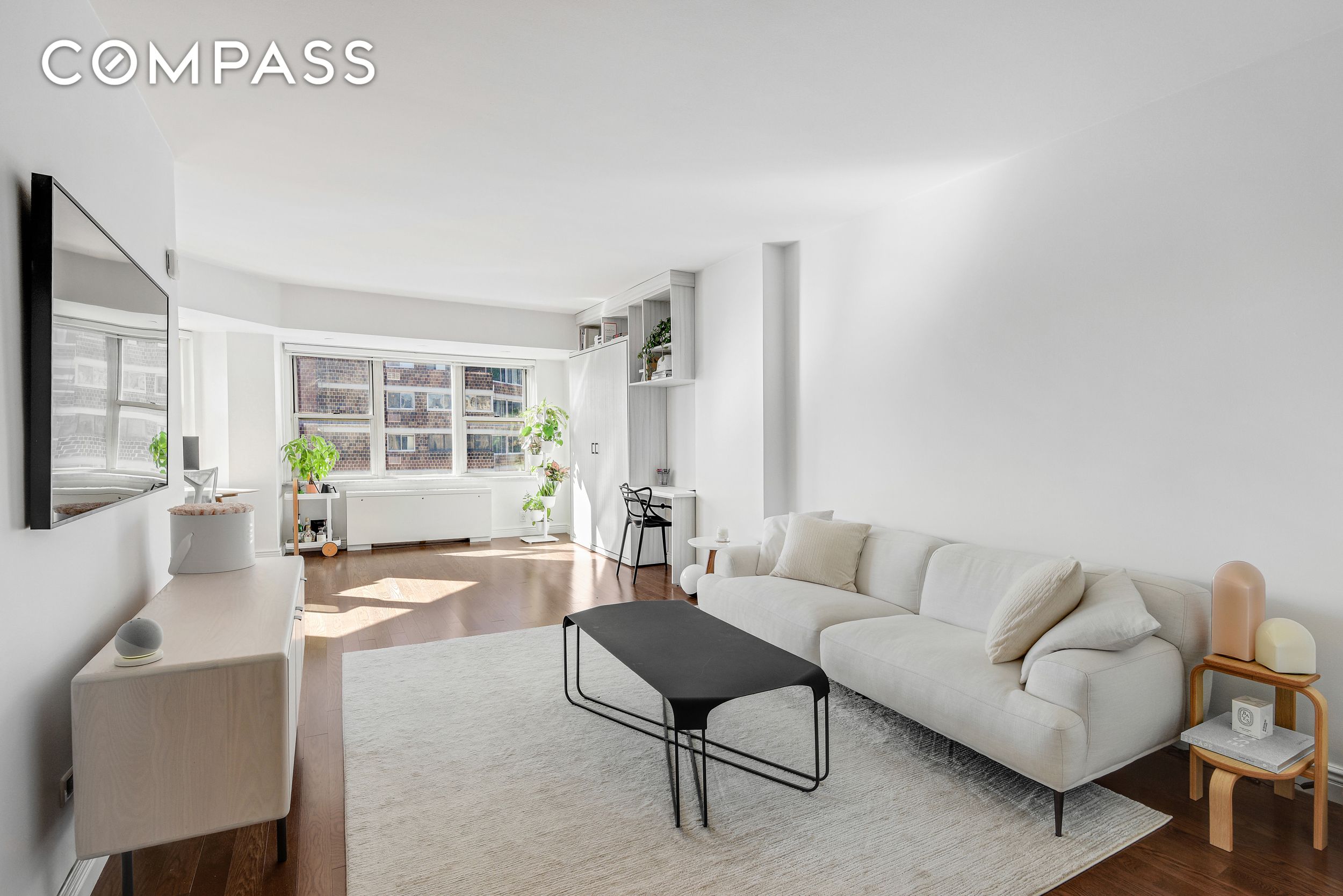 #1 photo, 305 E 24th Street, マンハッタン Kips Bay , NY 10010