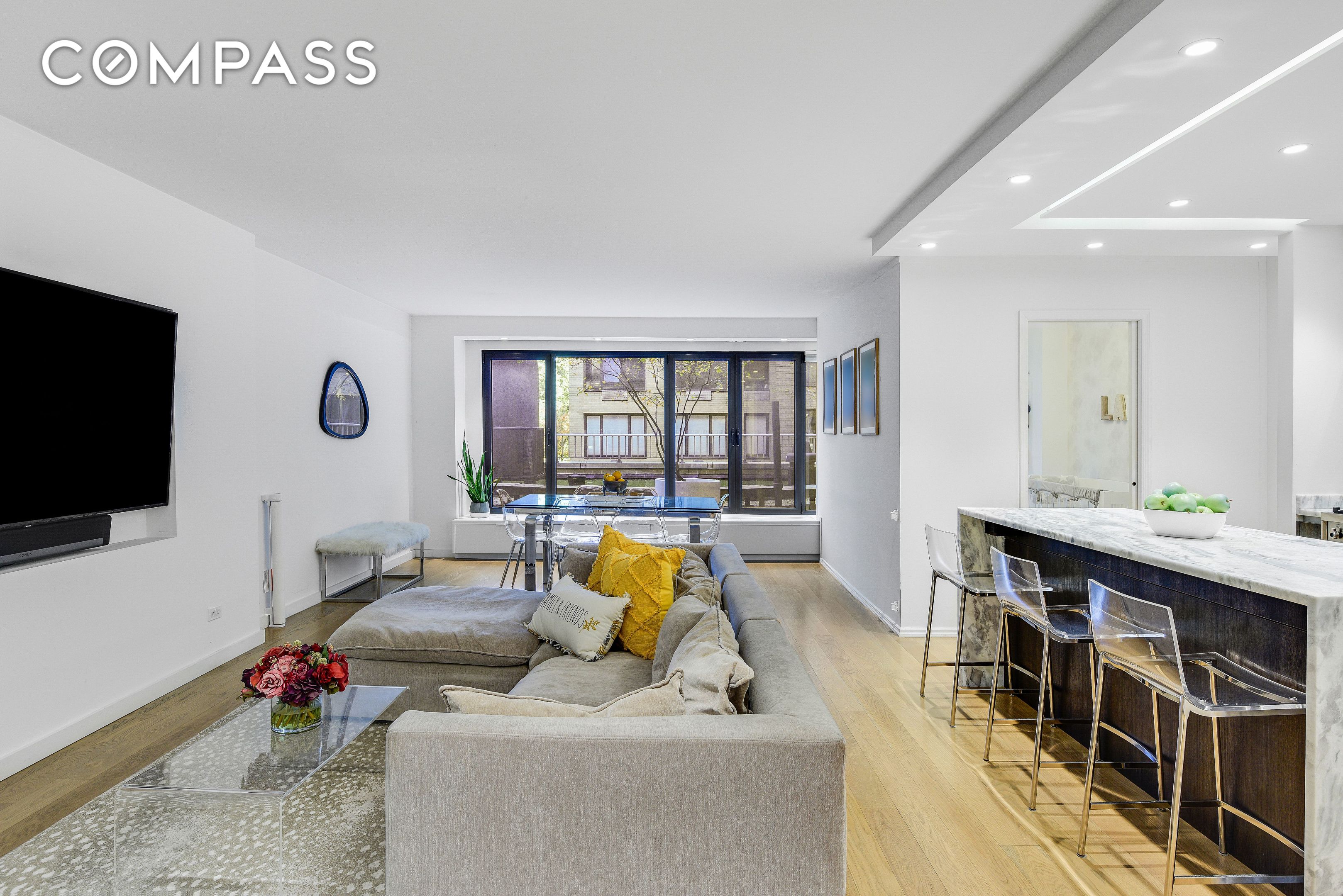 #3 photo, 200 Central Park S, マンハッタン Central Park South , NY 10019