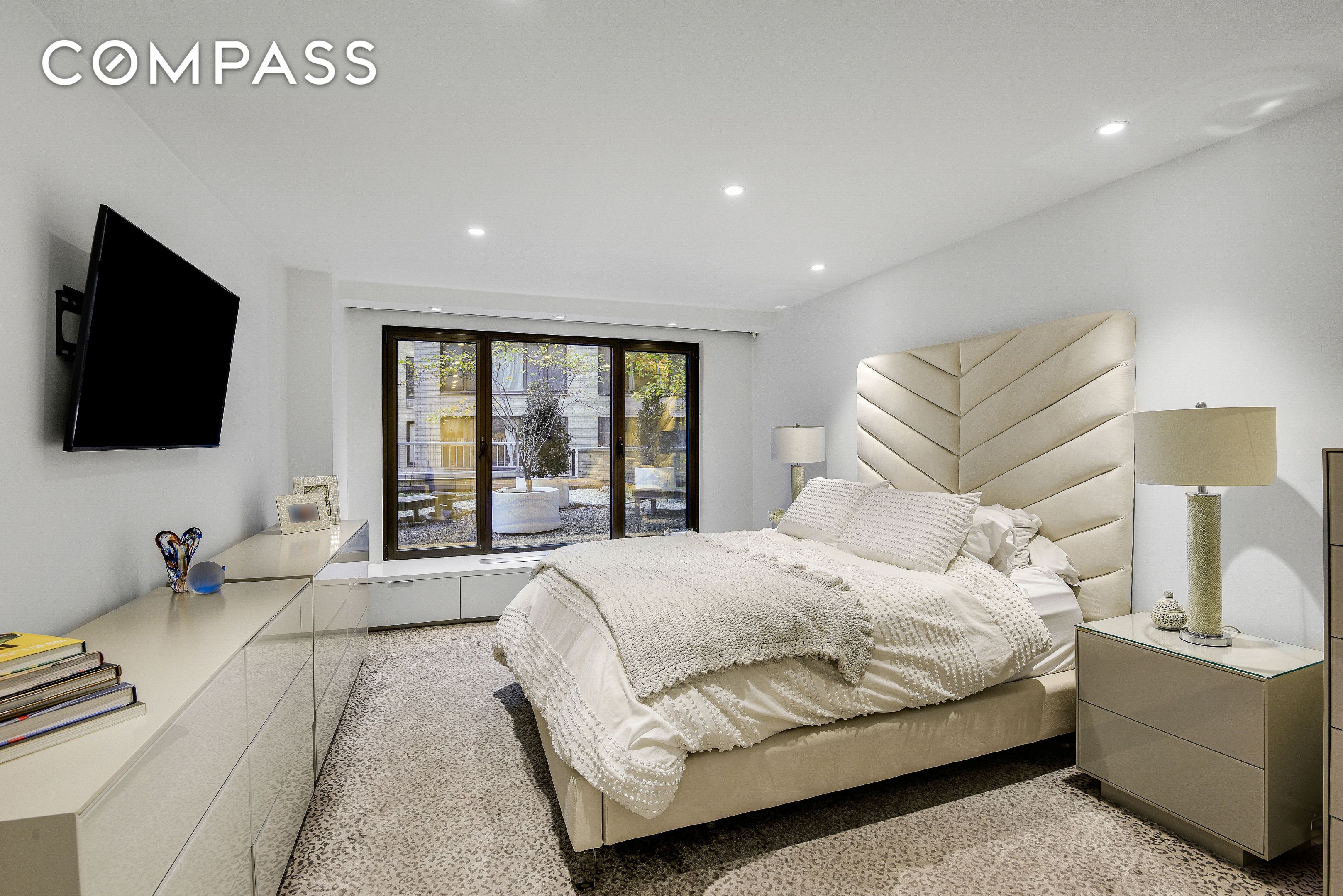 #8 photo, 200 Central Park S, マンハッタン Central Park South , NY 10019