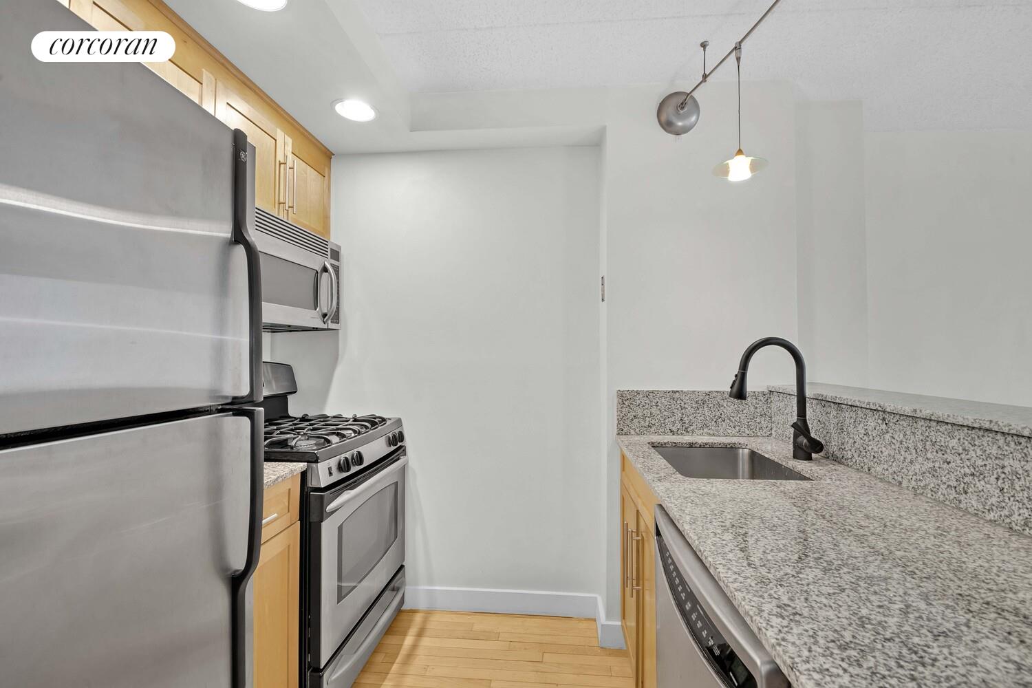 #8 photo, Brooklyn, ブルックリン区 Downtown Brooklyn , NY 11201