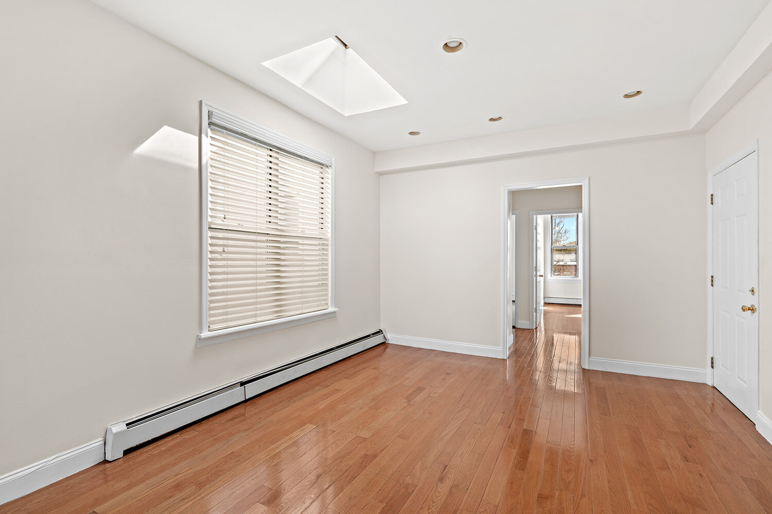 #1 photo, 25-87 46TH Street, クイーンズ区 Astoria , NY 11103