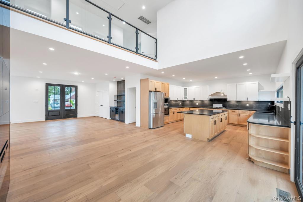 #12 photo, 25 Red Maple Dr N, Wantagh , NY 11793