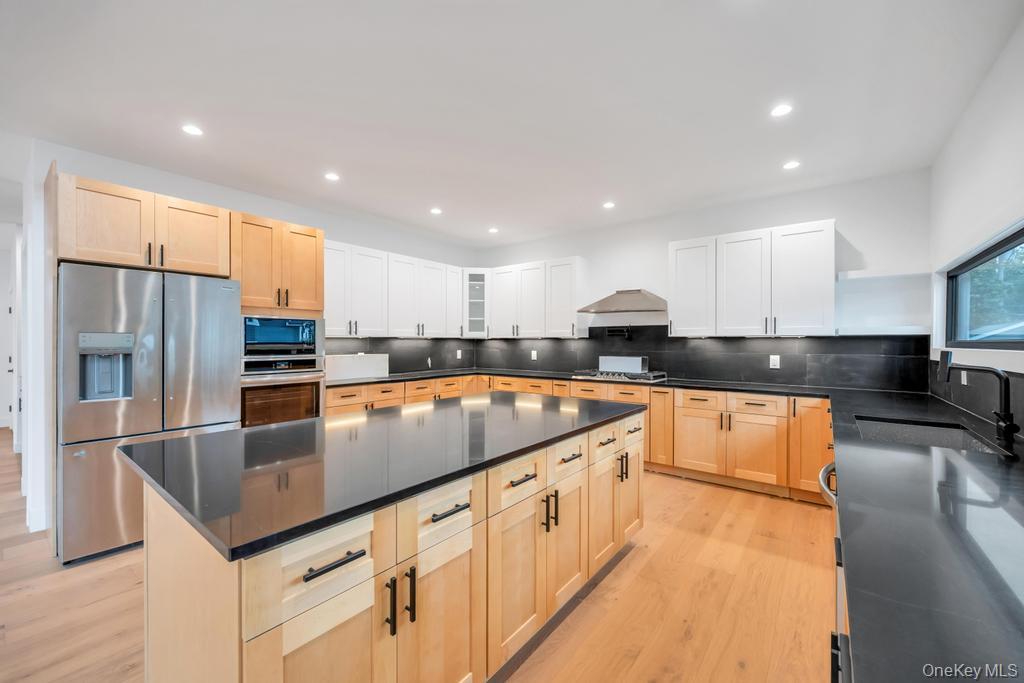 #15 photo, 25 Red Maple Dr N, Wantagh , NY 11793