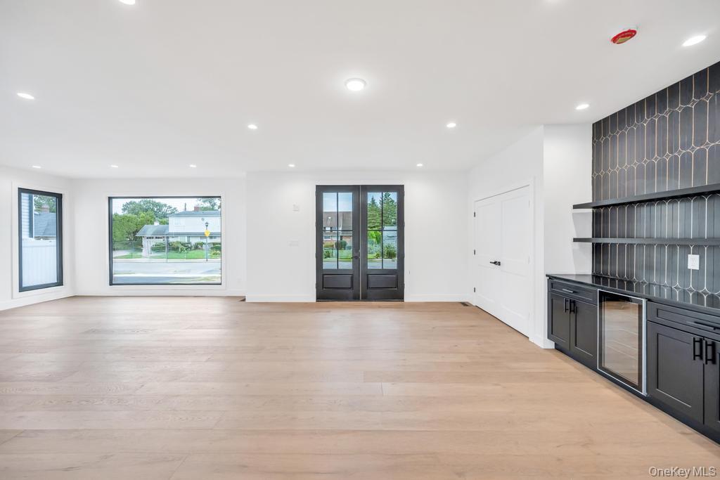 #4 photo, 25 Red Maple Dr N, Wantagh , NY 11793