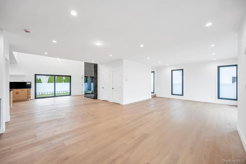 #5 photo, 25 Red Maple Dr N, Wantagh , NY 11793