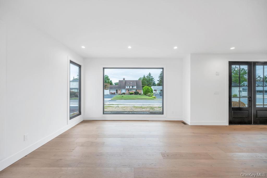 #6 photo, 25 Red Maple Dr N, Wantagh , NY 11793