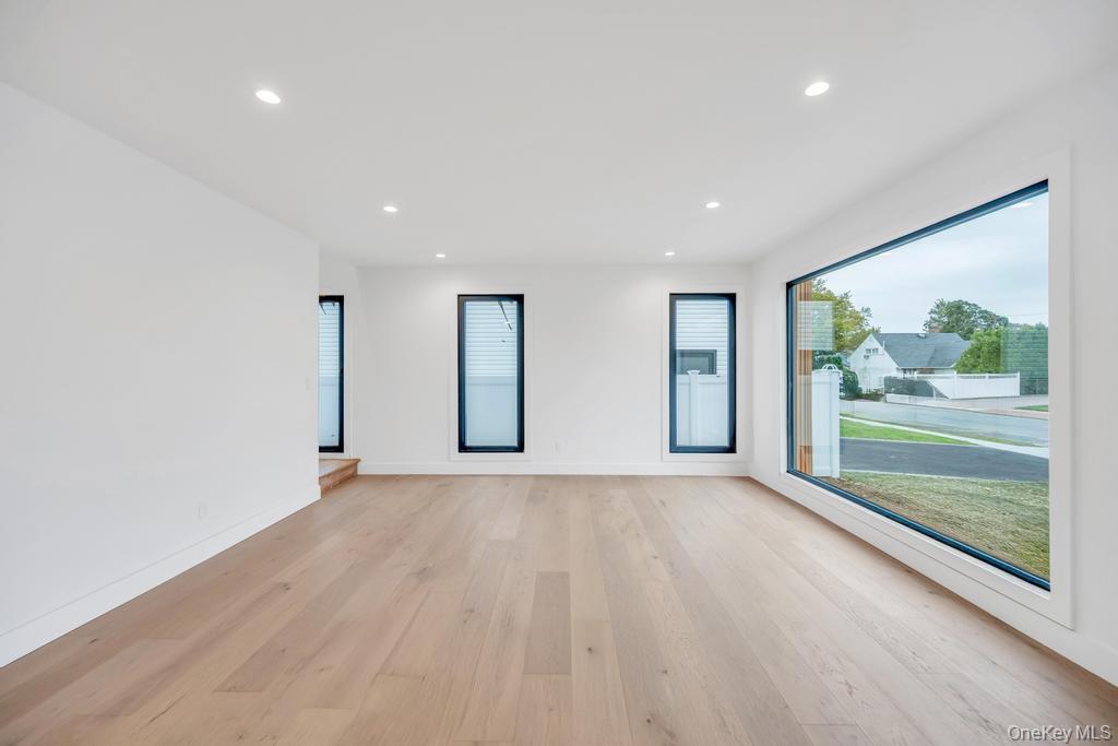 #8 photo, 25 Red Maple Dr N, Wantagh , NY 11793