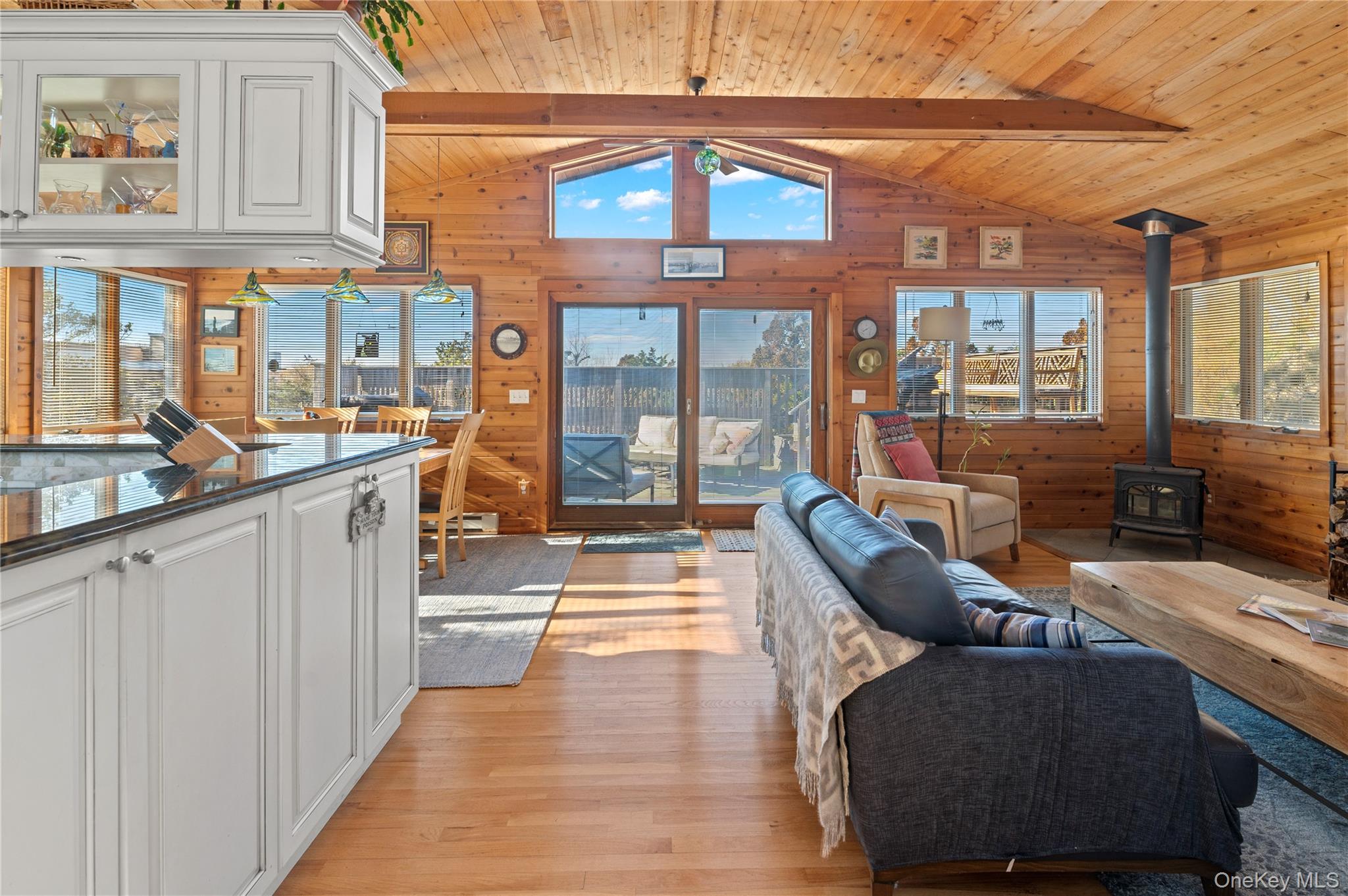 #7 photo, 100 Clipper Roadway, Corneille Estates , NY 11770