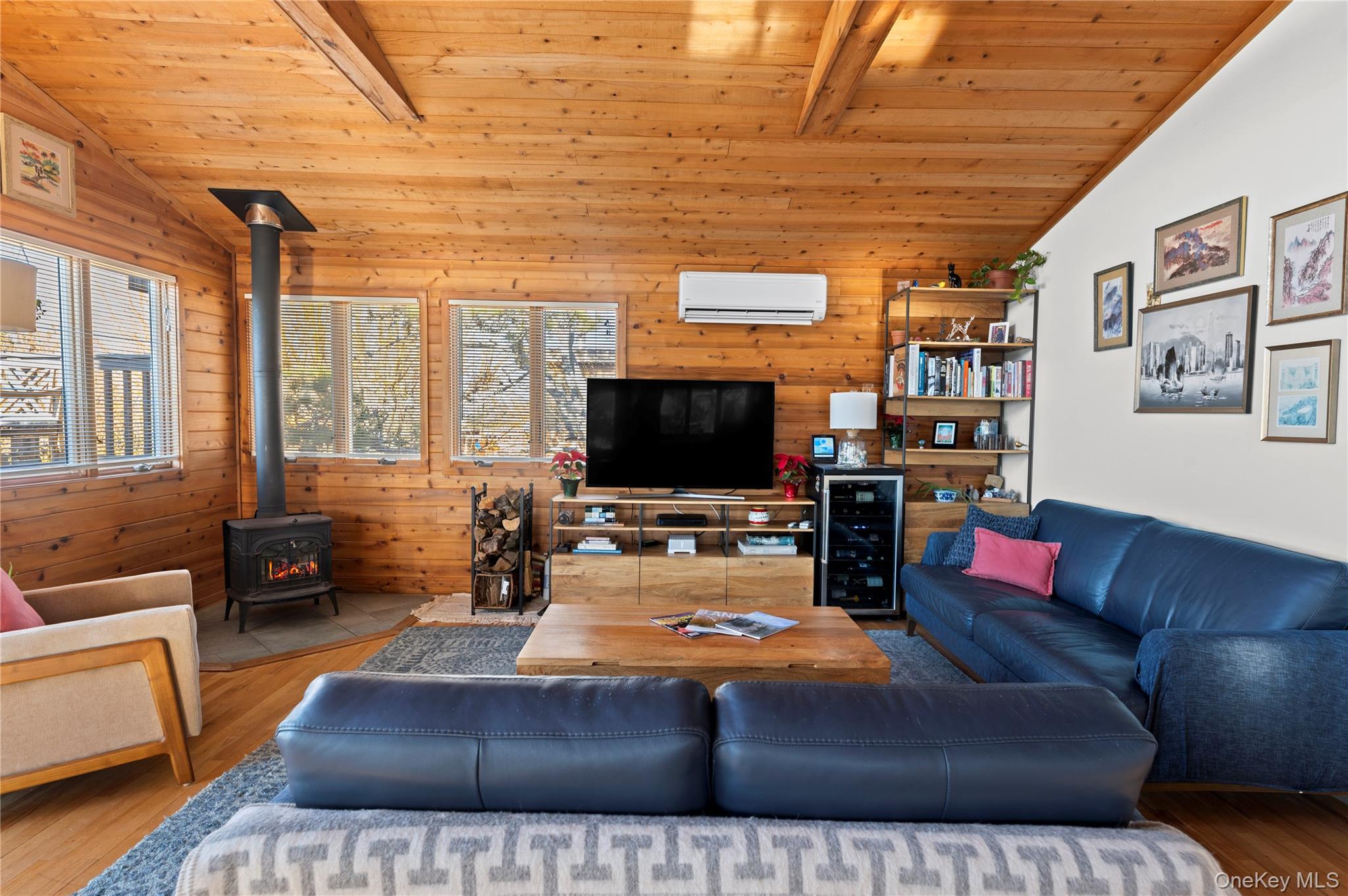 #8 photo, 100 Clipper Roadway, Corneille Estates , NY 11770