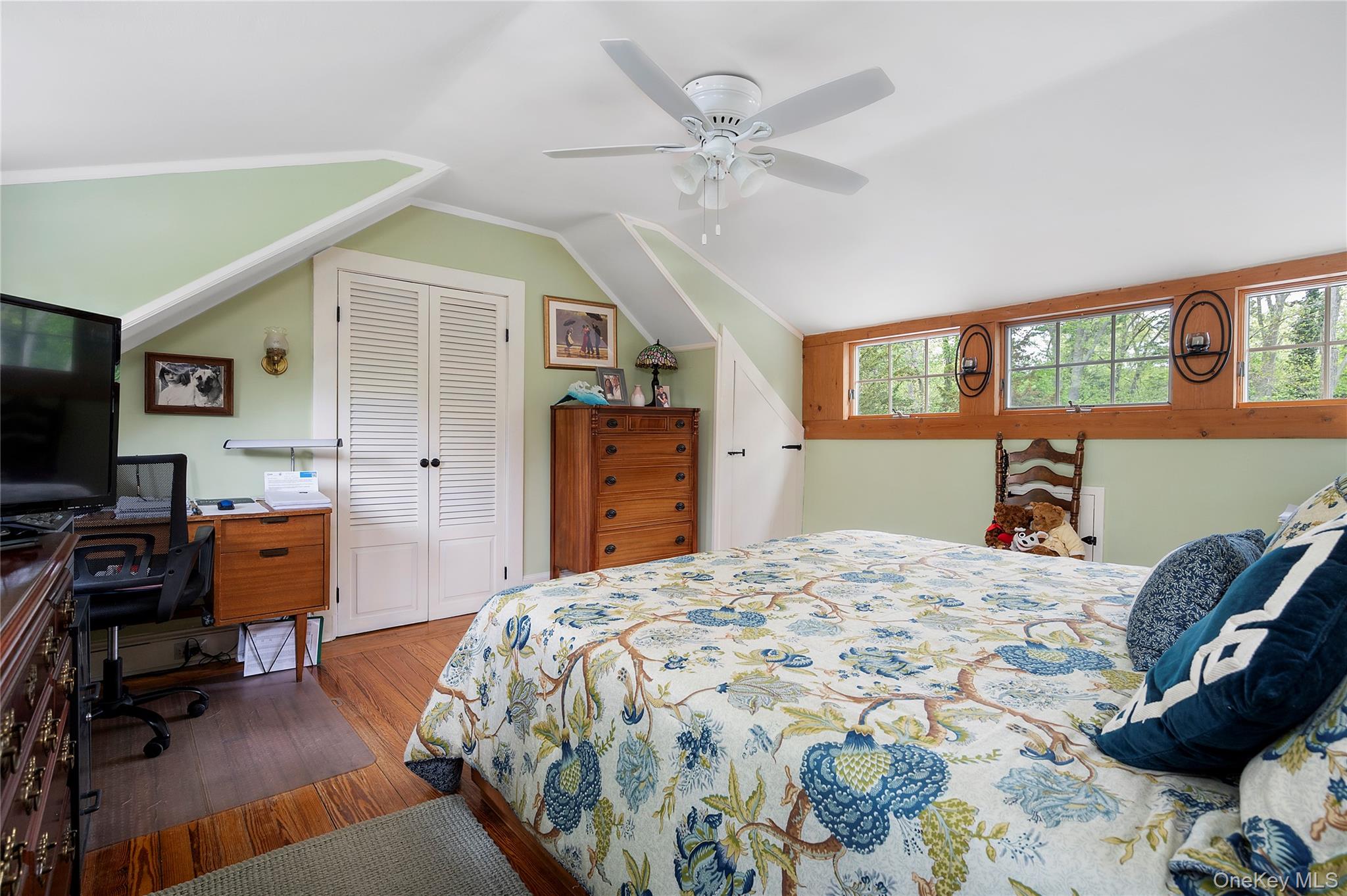 #19 photo, 32 Hicks Lane, Old Westbury , NY 11568