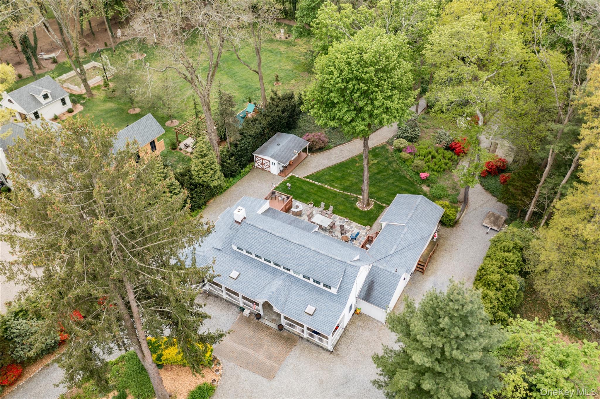 #8 photo, 32 Hicks Lane, Old Westbury , NY 11568