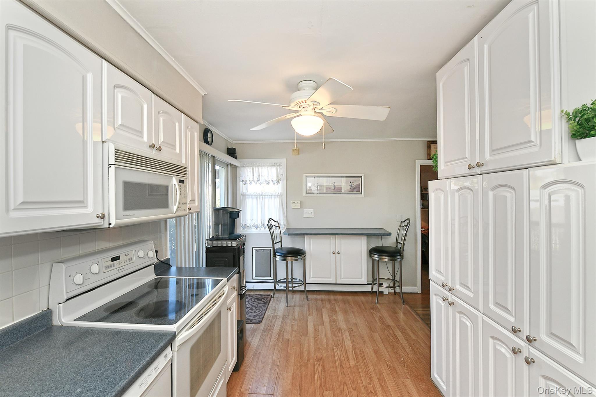 #13 photo, 115 Old Farmingdale Road, West Babylon , NY 11704