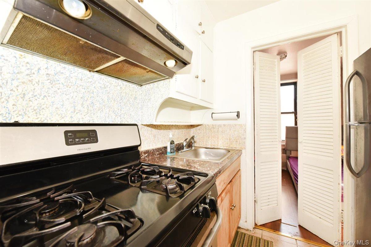 #7 photo, 87-20 175 Street, Jamaica , NY 11432