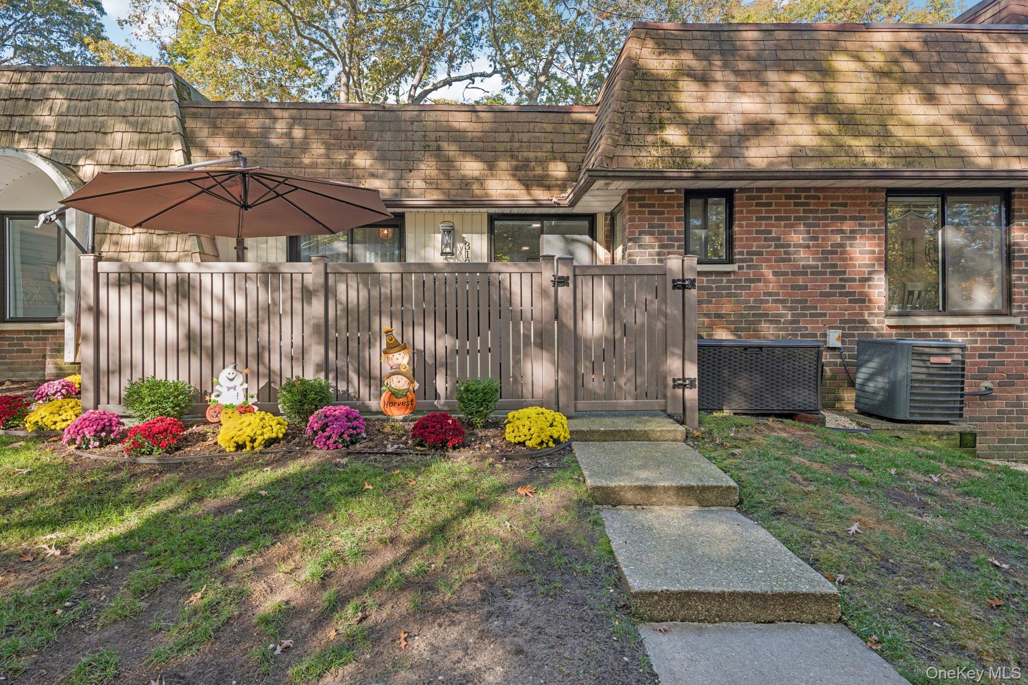 #1 photo, 312 Clubhouse Court, サフォーク郡 Coram , NY 11727