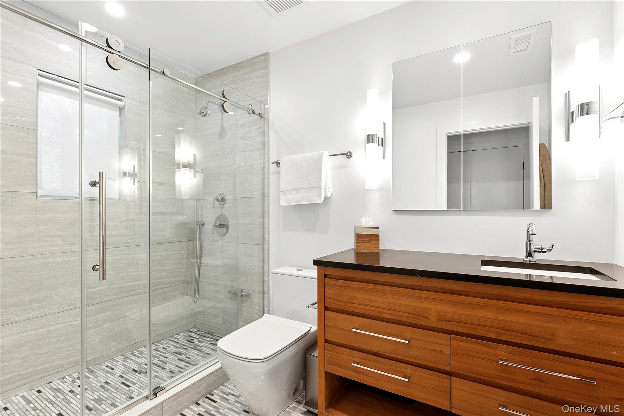 #10 photo, 70 Whooping Hollow Road, East Hampton , NY 11937