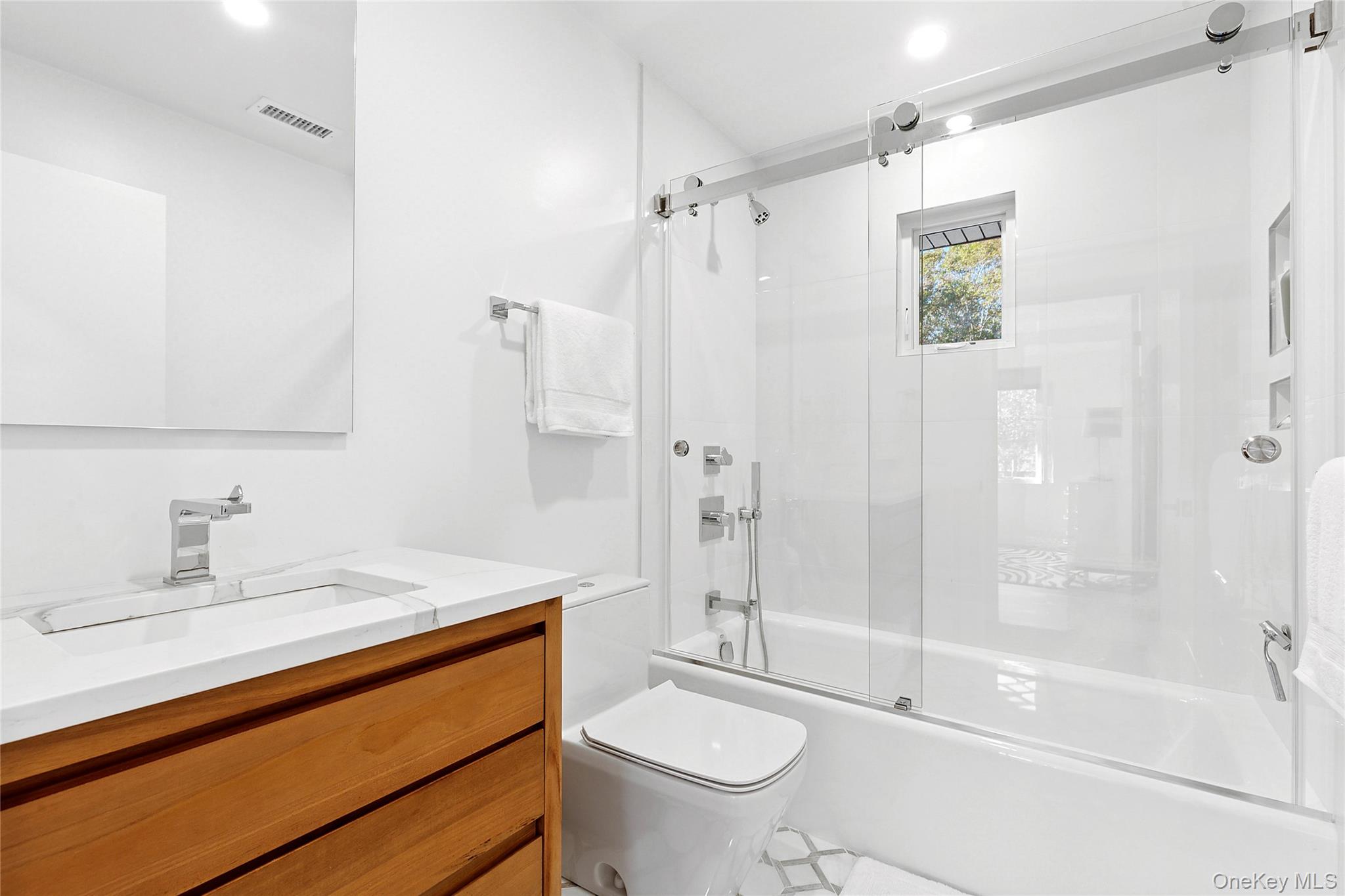 #12 photo, 70 Whooping Hollow Road, East Hampton , NY 11937