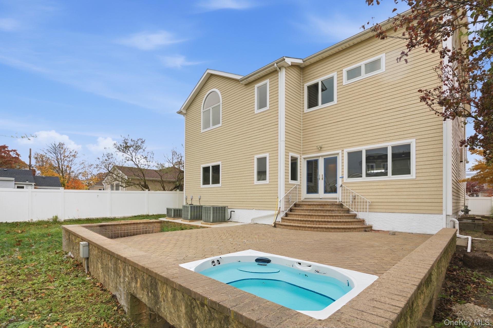 #20 photo, 3328 Woodward Street, नासाउ काउंटी Oceanside , NY 11572