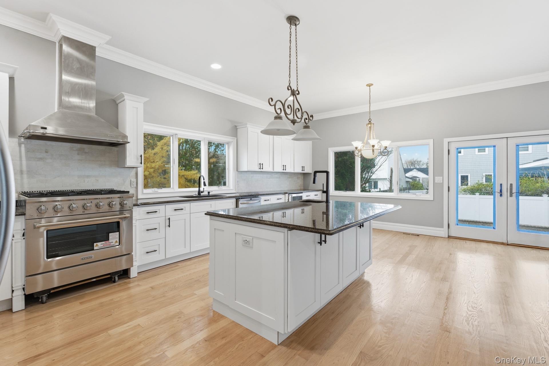 #4 photo, 3328 Woodward Street, नासाउ काउंटी Oceanside , NY 11572