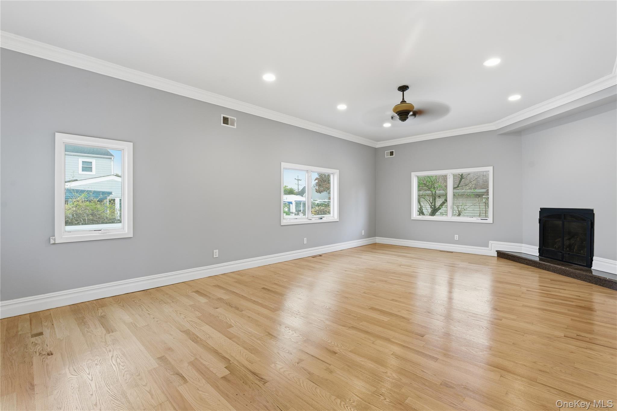 #6 photo, 3328 Woodward Street, नासाउ काउंटी Oceanside , NY 11572