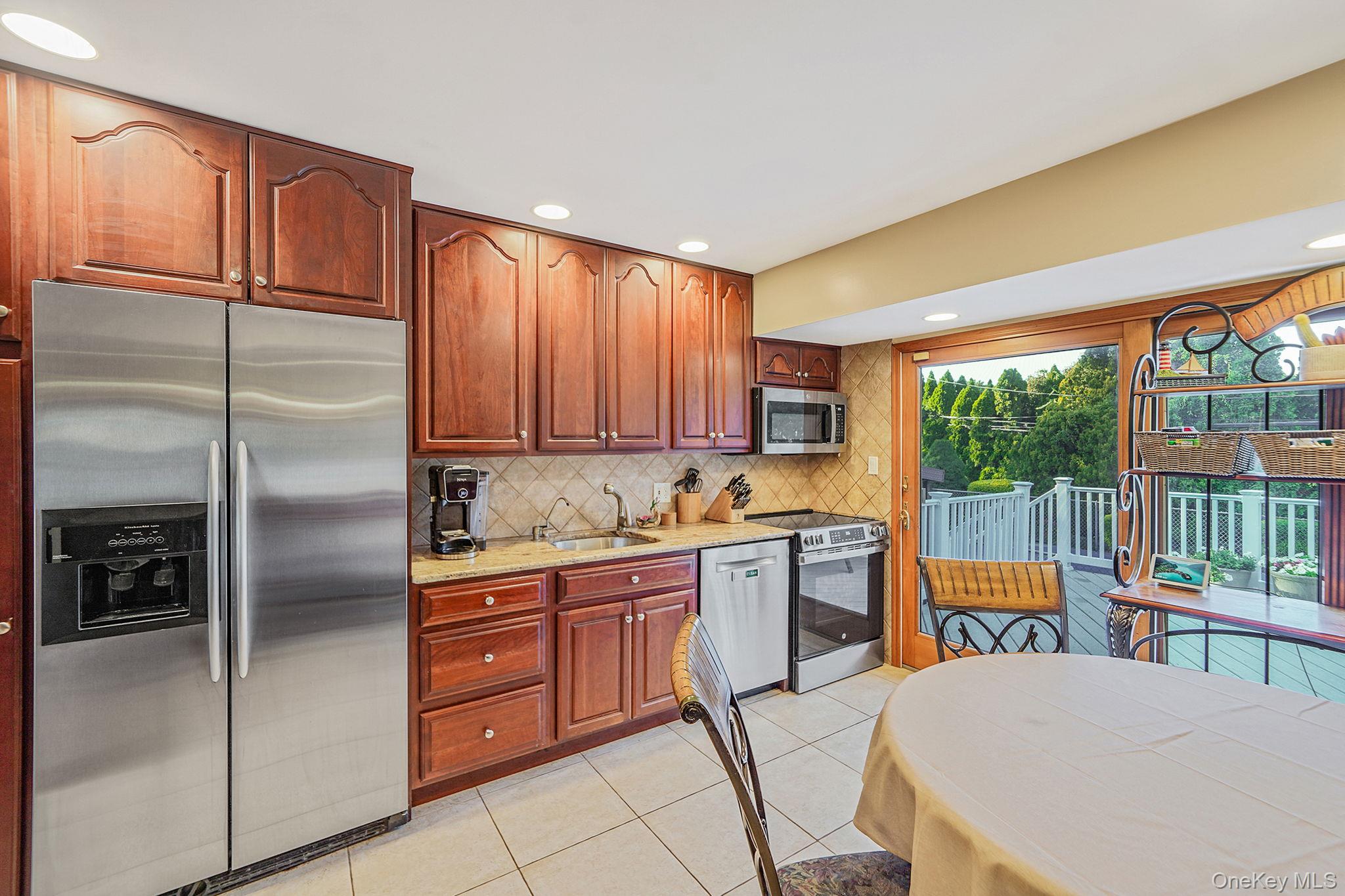 #16 photo, 9 Dean Court, Commack , NY 11725