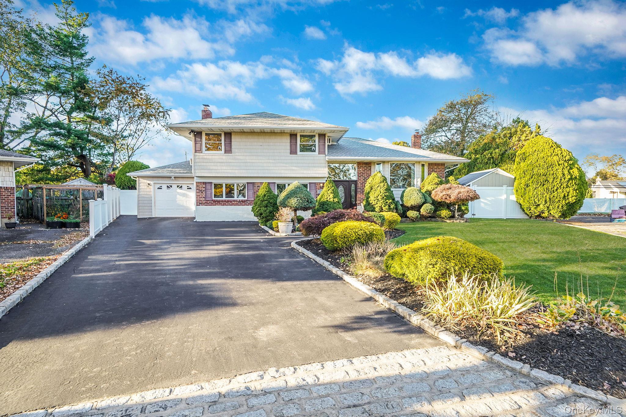 #2 photo, 9 Dean Court, Commack , NY 11725