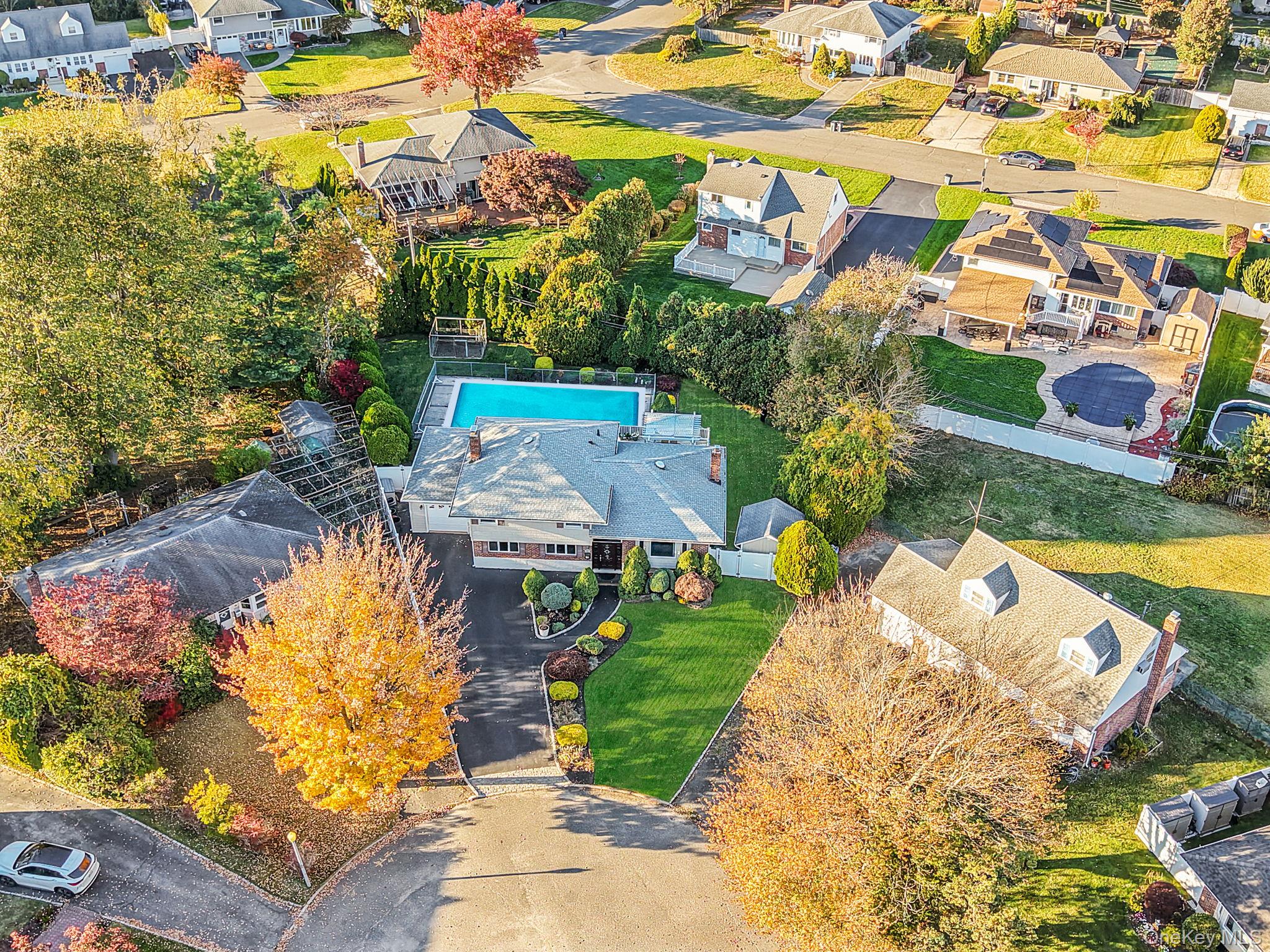 #5 photo, 9 Dean Court, Commack , NY 11725