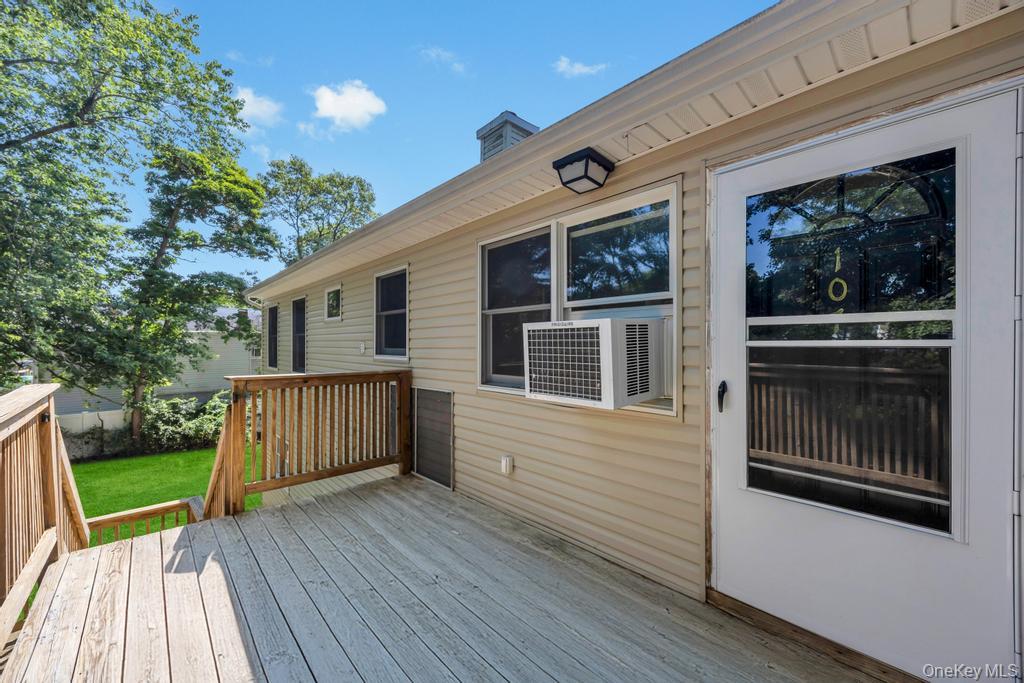 #15 photo, 107 Shinnecock Avenue, サフォーク郡 Mastic , NY 11950