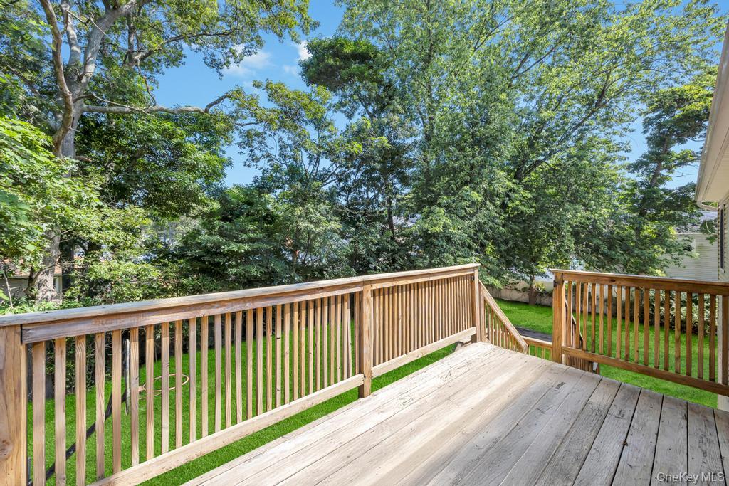 #16 photo, 107 Shinnecock Avenue, サフォーク郡 Mastic , NY 11950