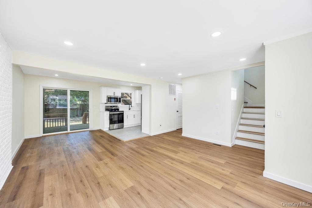 #20 photo, 107 Shinnecock Avenue, サフォーク郡 Mastic , NY 11950