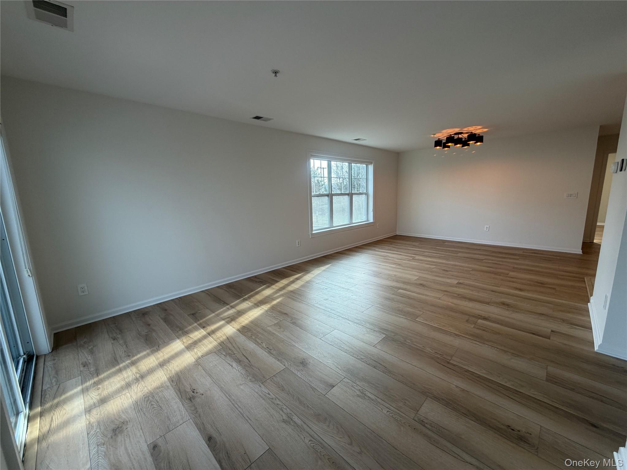 #9 photo, 157 Brattle Circle, Melville , NY 11747