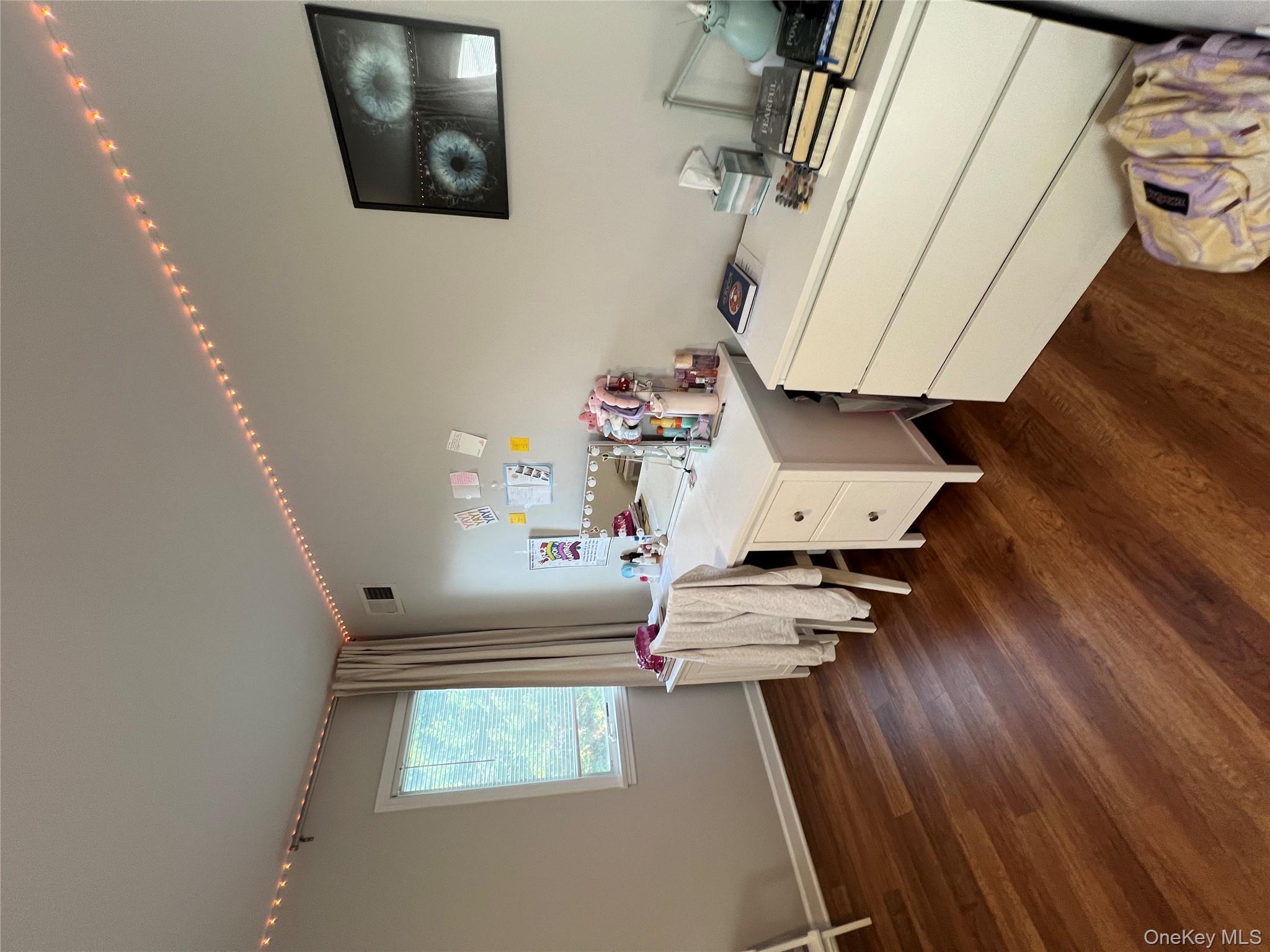 #13 photo, 31 B Marwood Road, ナッソー郡 Port Washington , NY 11050