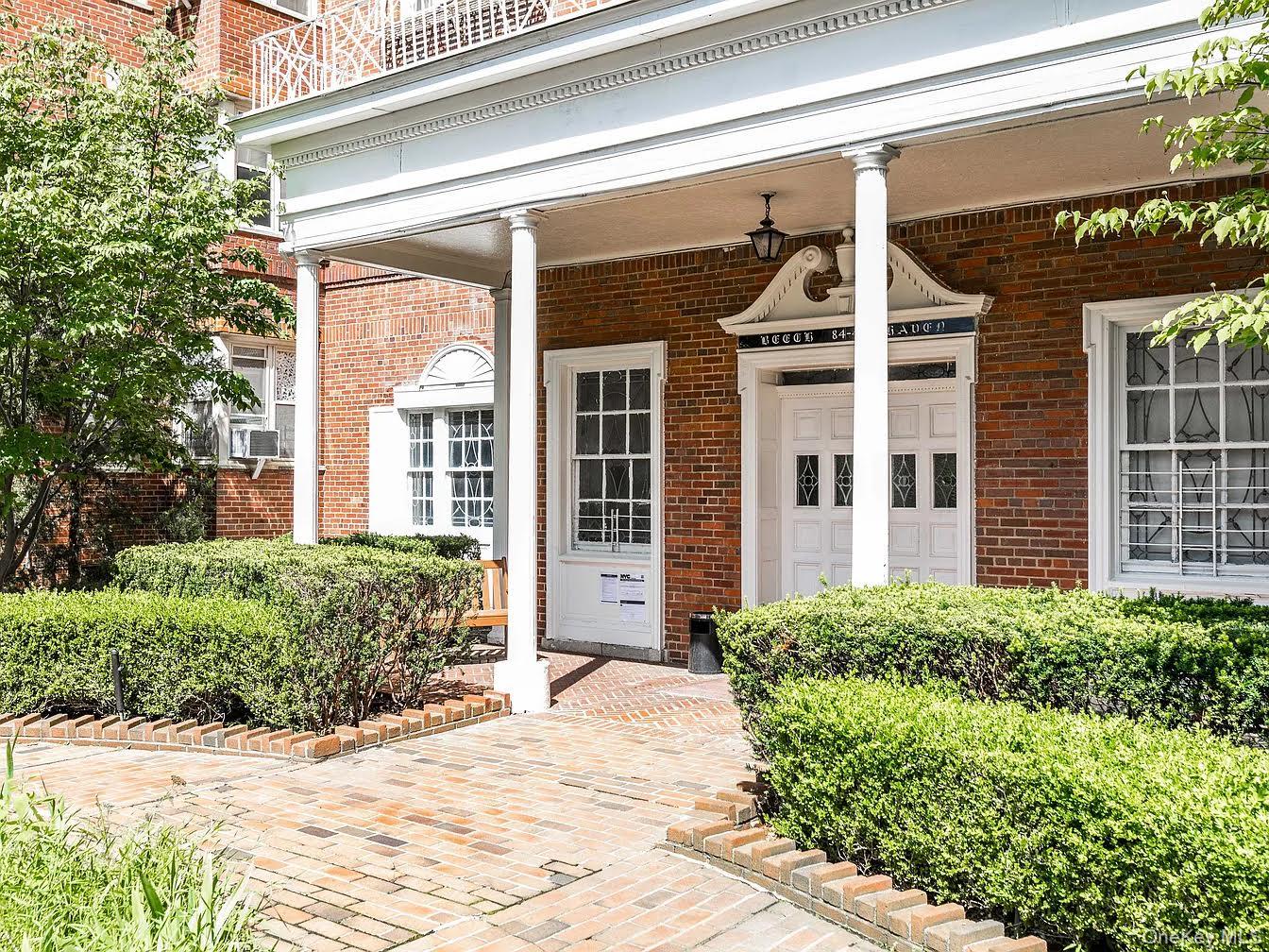 #1 photo, 84-49 168th Street, クイーンズ区 Jamaica , NY 11432