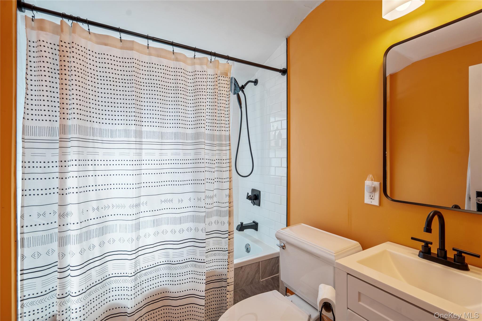 #18 photo, 6 Dressler Road, Greenlawn , NY 11740