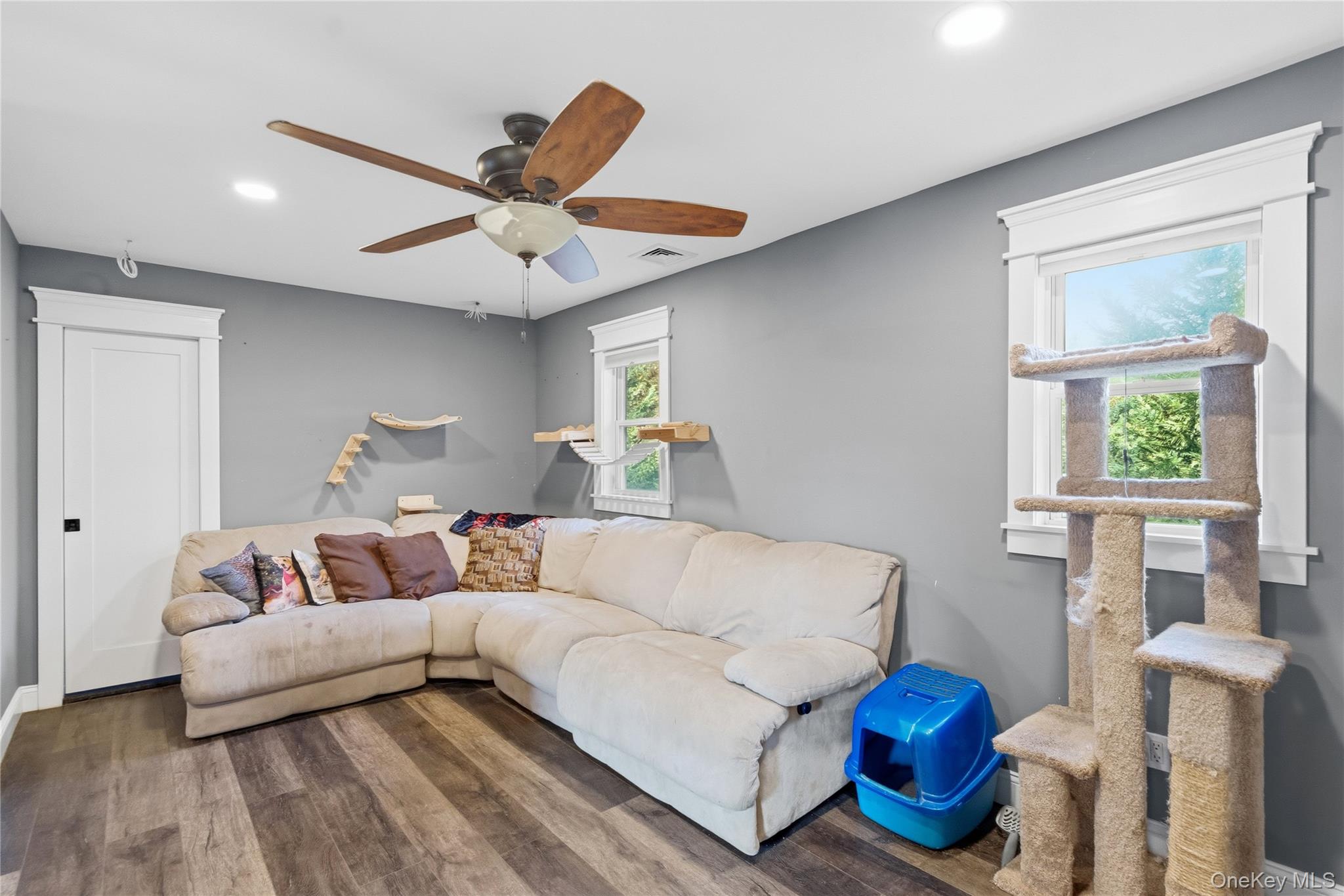 #14 photo, 108 Sportsmen Street, サフォーク郡 Central Islip , NY 11722