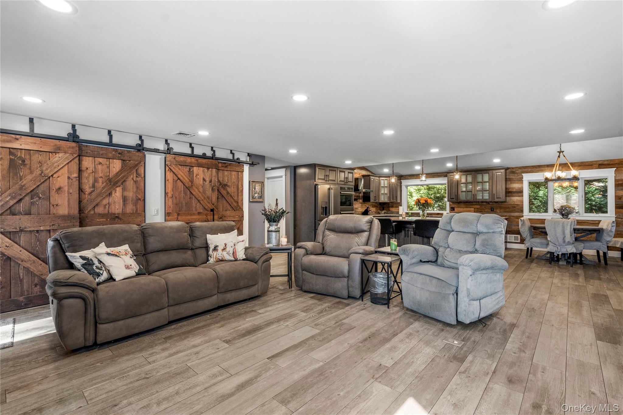 #4 photo, 108 Sportsmen Street, サフォーク郡 Central Islip , NY 11722