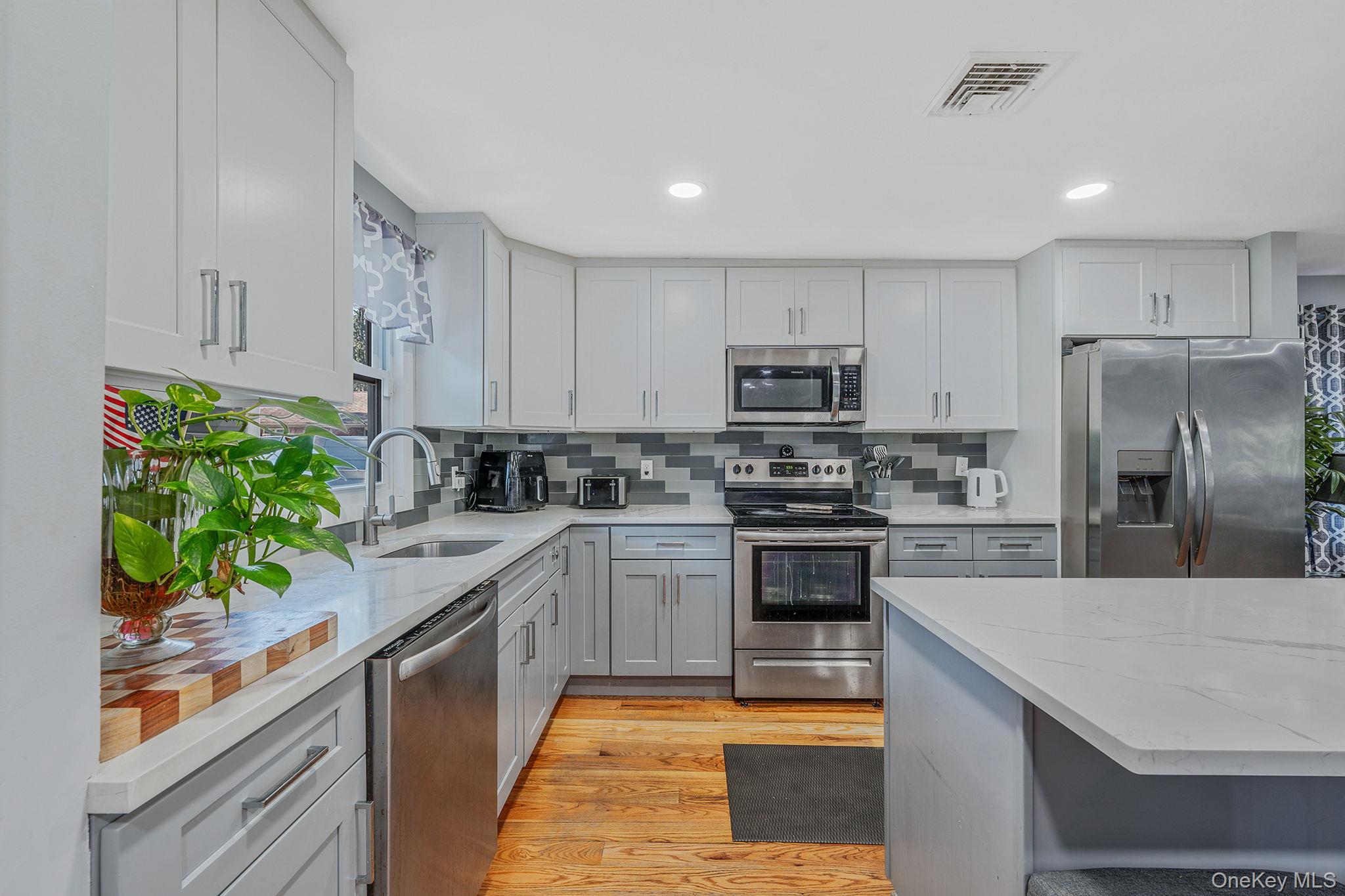 #10 photo, 1514 Grundy Avenue, サフォーク郡 Holbrook , NY 11741