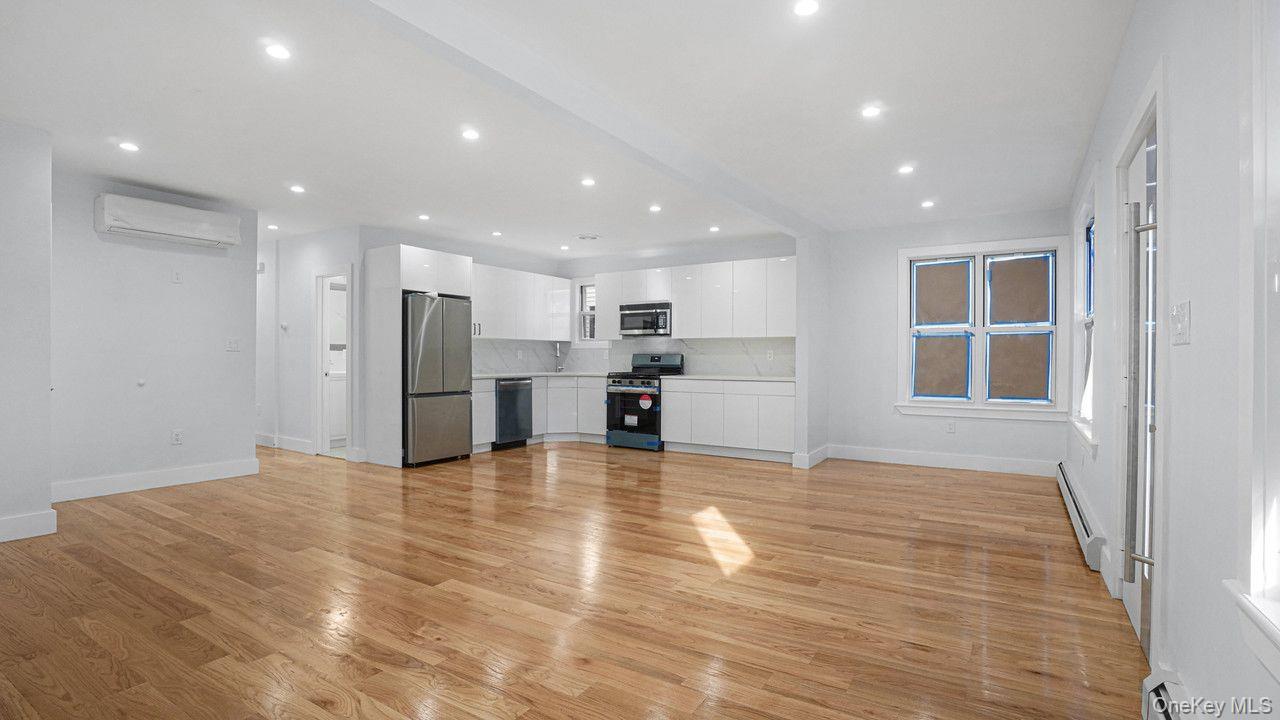 #1 photo, 15829 75th Avenue, クイーンズ区 Fresh Meadows , NY 11366